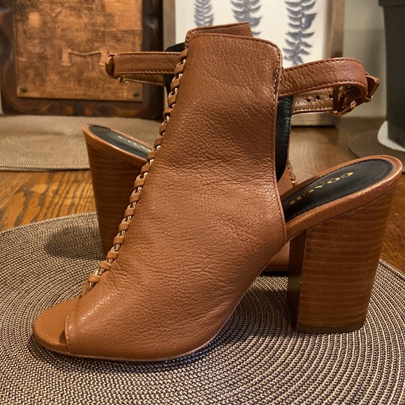 Coach Sanford Heels ⛓️‍💥 - Picture 3 of 6
